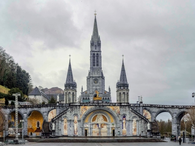 LOURDES